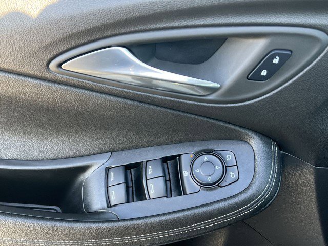 Used 2025 Buick Encore GX Preferred image 22