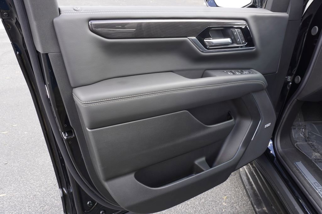 New 2026 GMC Yukon XL Elevation RWD image 15