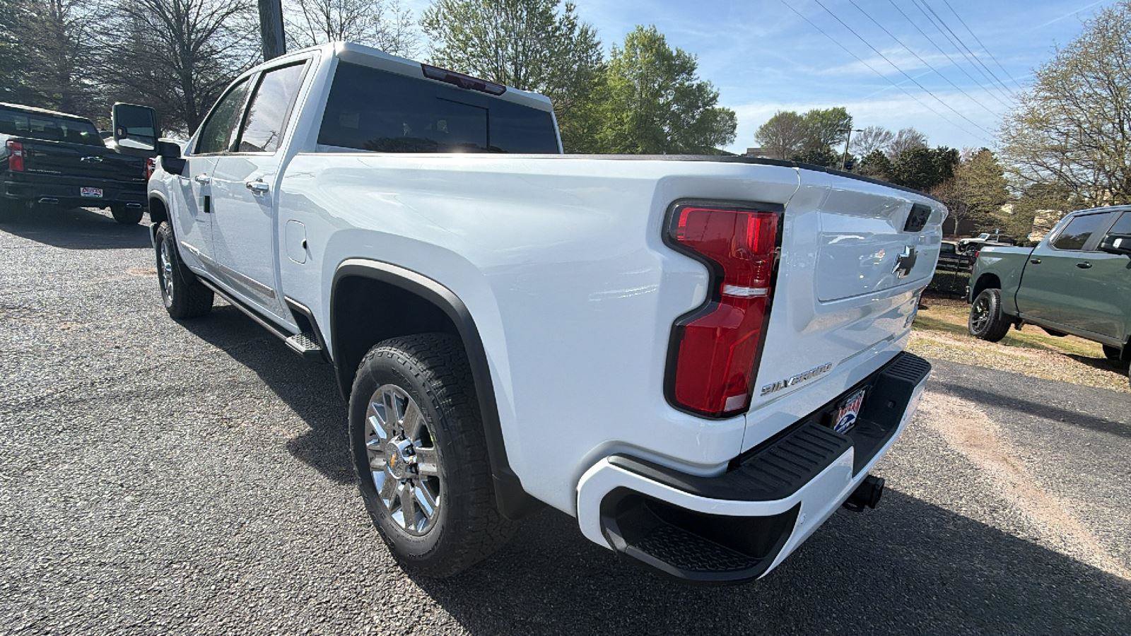 New 2026 Chevrolet Silverado 2500 High Country w/ High Country Premium Package AWD/4WD image 7