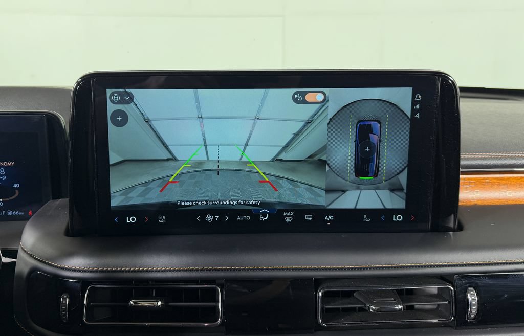 Used 2025 Lincoln Aviator Black Label w/ Jet Appearance Package AWD/4WD image 15