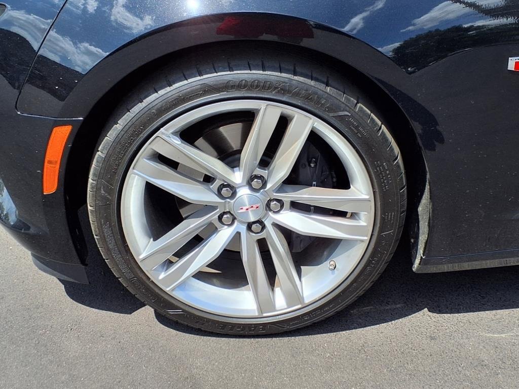 Used 2016 Chevrolet Camaro SS image 9