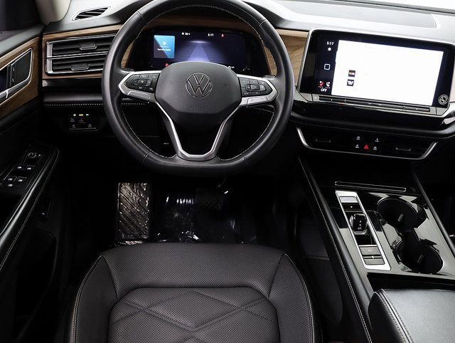 Used 2024 Volkswagen Atlas SE image 15