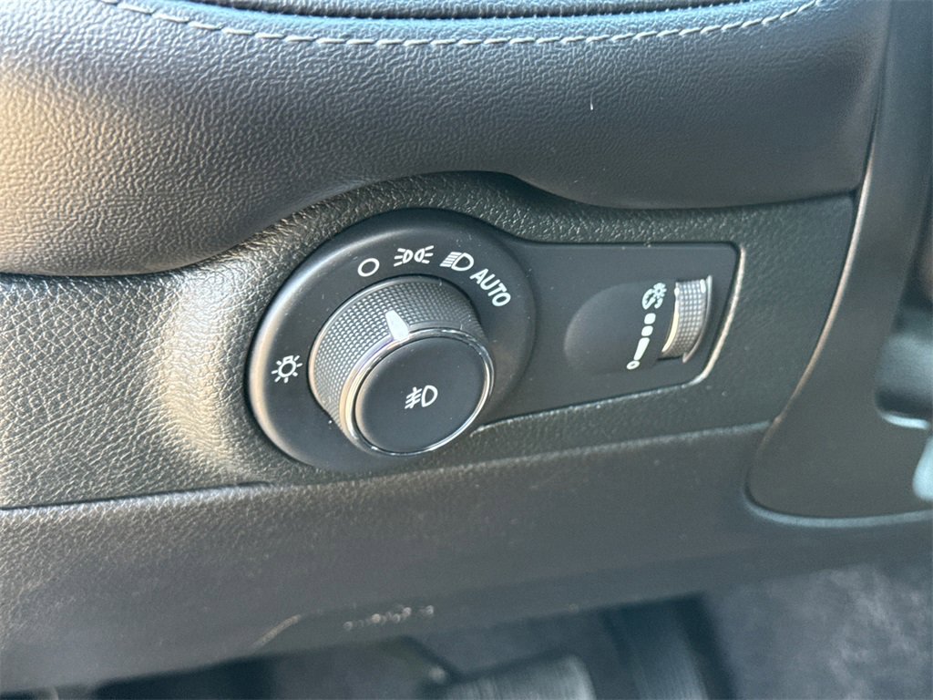 Used 2022 Dodge Durango SXT w/ Blacktop Package image 27