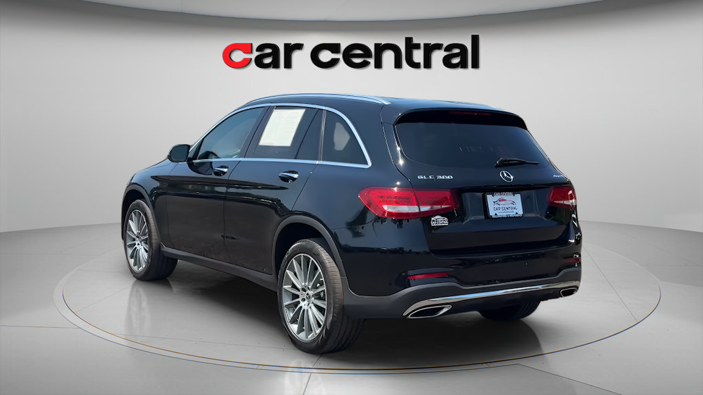 Used 2018 Mercedes-Benz GLC 300 4MATIC image 3