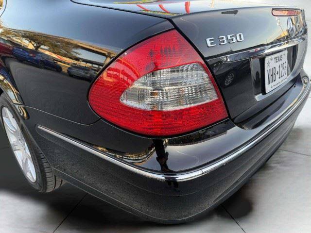 Used 2008 Mercedes-Benz E 350 4MATIC Sedan image 13