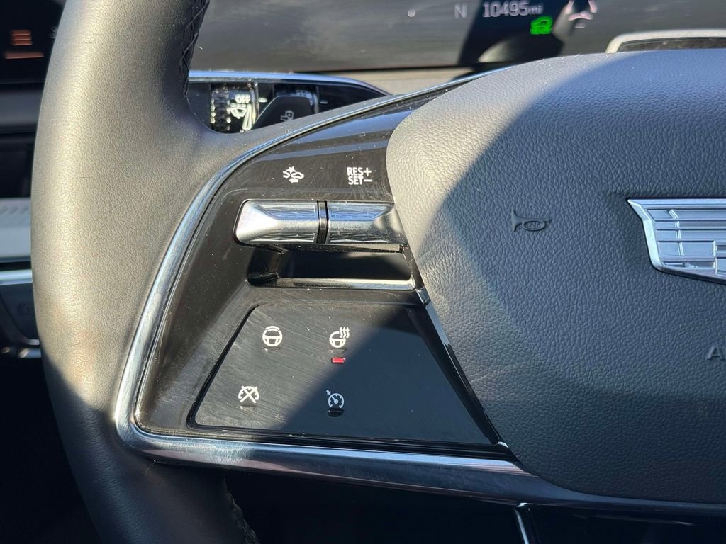 Used 2025 Cadillac Optiq Luxury 2 w/ LPO, Floor Liner Package AWD/4WD image 31