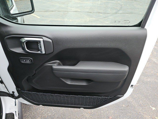 New 2026 Jeep Wrangler Rubicon w/ Technology Group image 15