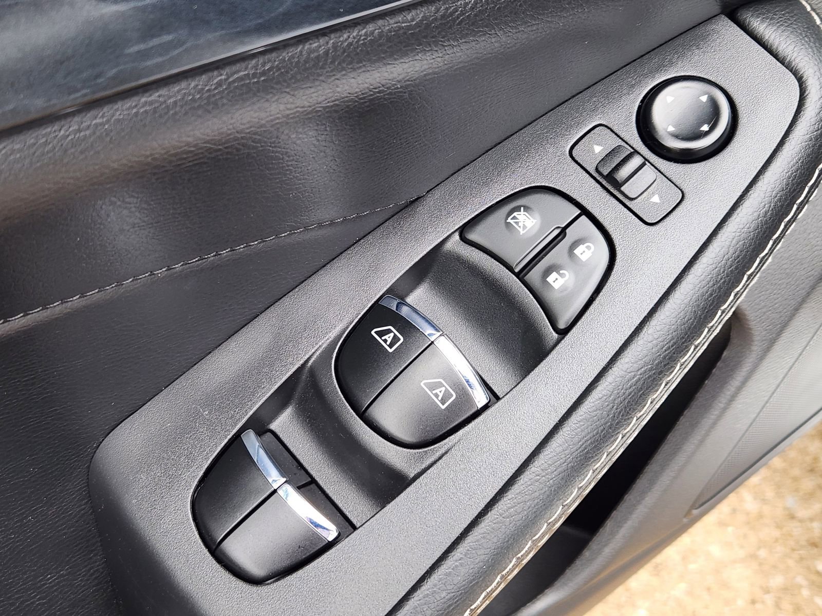 Used 2023 Nissan Maxima Platinum w/ Sport Mat Group FWD image 32