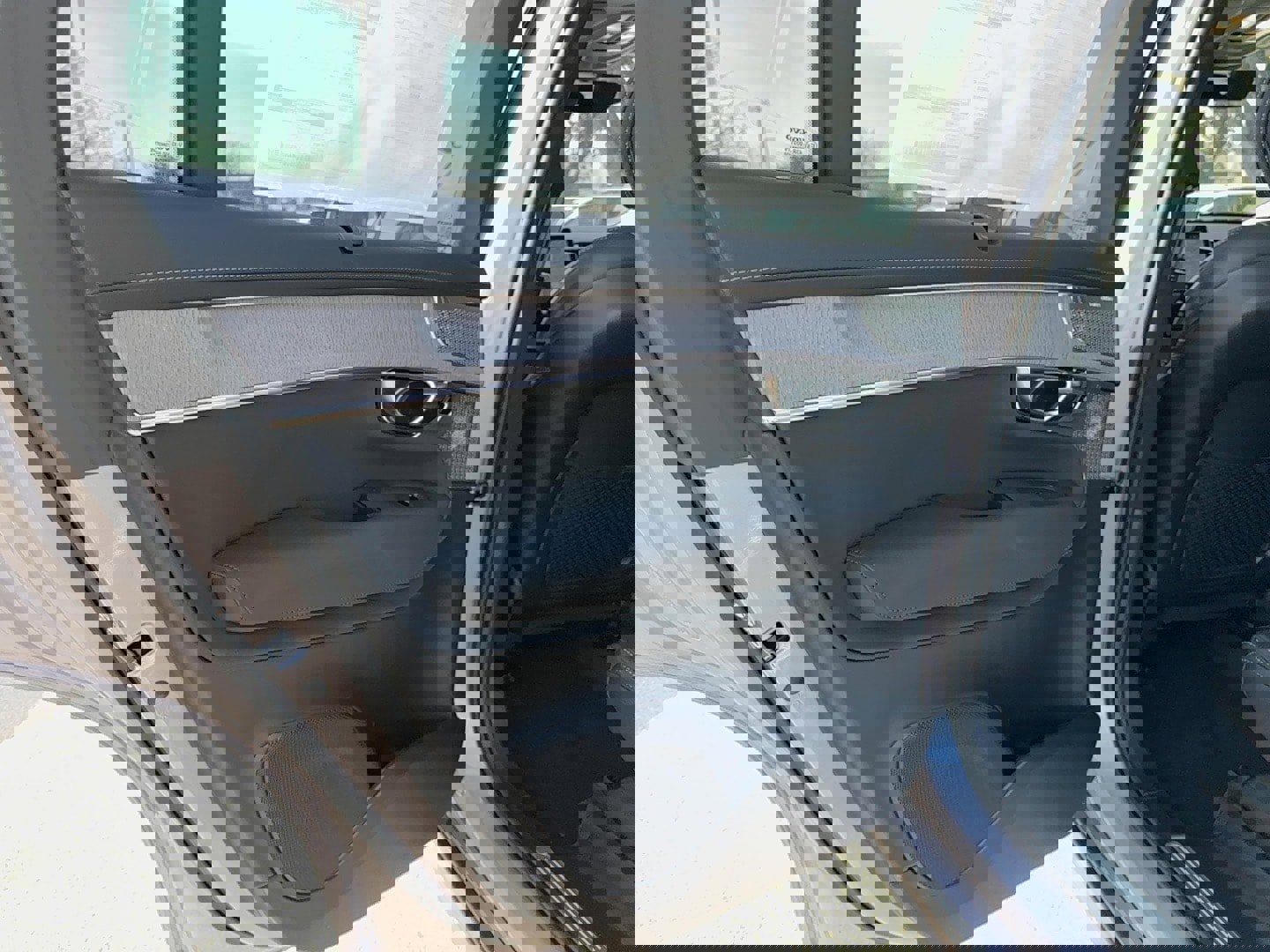 New 2026 Volvo XC90 T8 Ultra w/ Lounge Package image 14