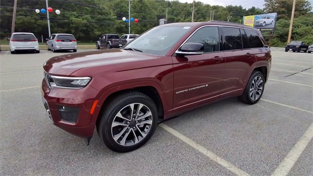 Certified 2024 Jeep Grand Cherokee Overland w/ Luxury Tech Group IV image 4