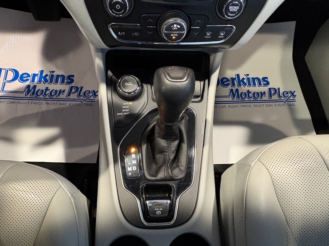 Used 2019 Jeep Cherokee Limited image 20