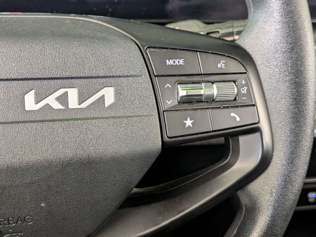 Used 2025 Kia K4 LXS image 21