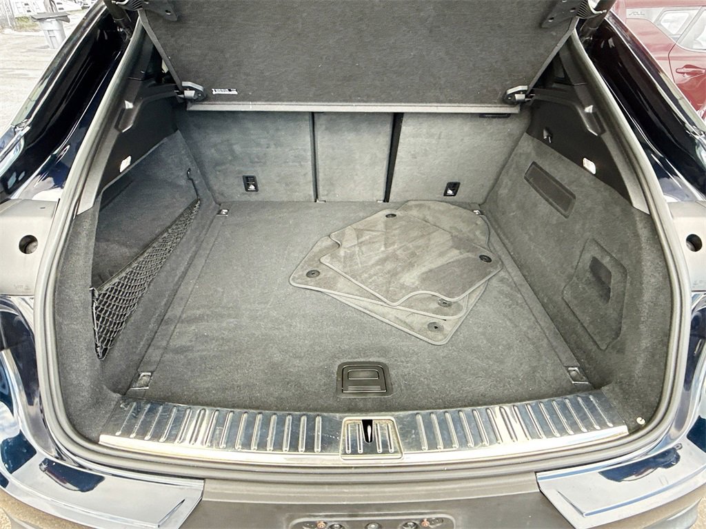 Used 2022 Porsche Cayenne Platinum Edition image 30