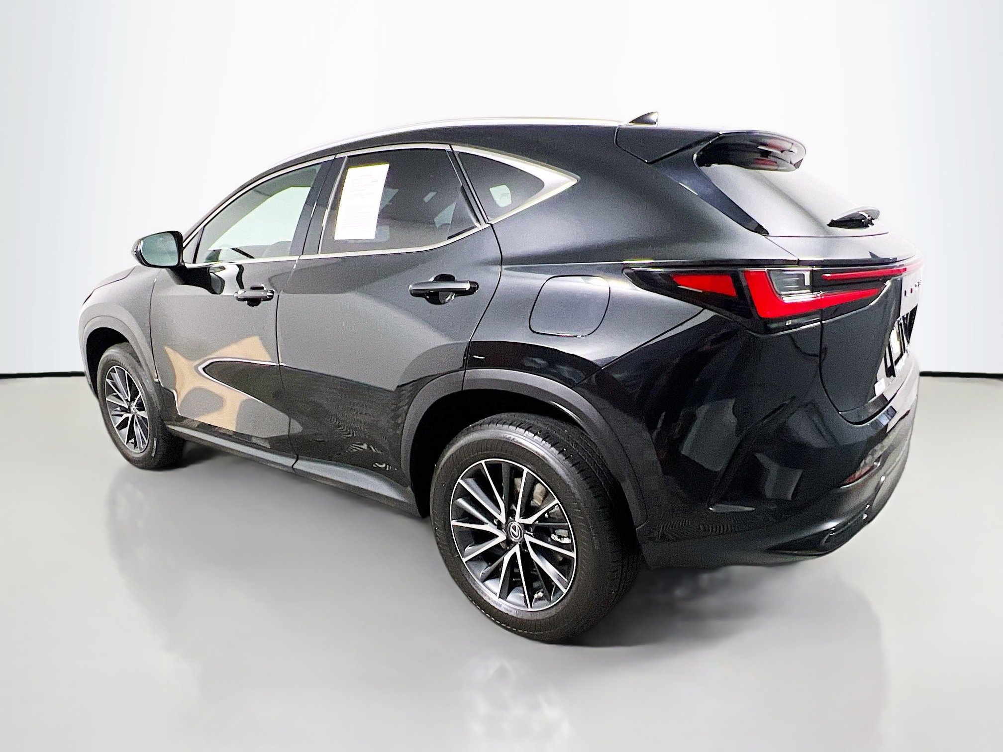 Used 2023 Lexus NX 250 FWD w/ Towing Package (2000 Lbs) image 8