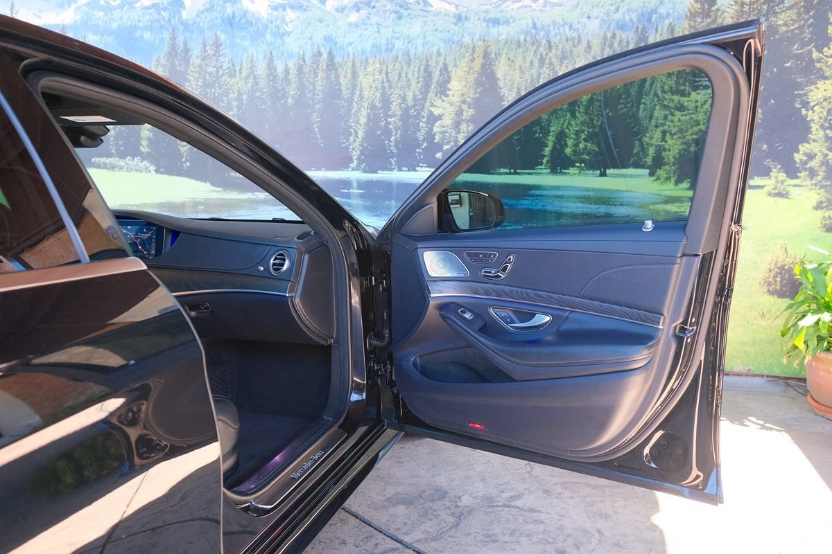 Used 2020 Mercedes-Benz S 560 Sedan image 31