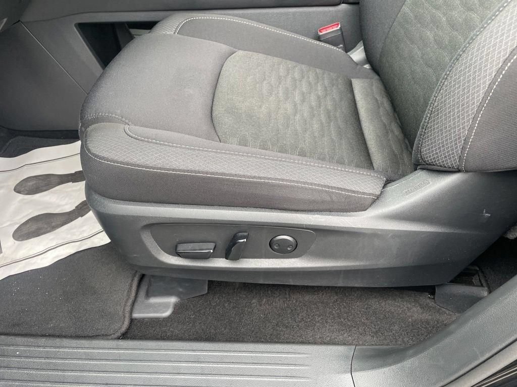 Used 2025 Nissan Pathfinder SV AWD/4WD image 18