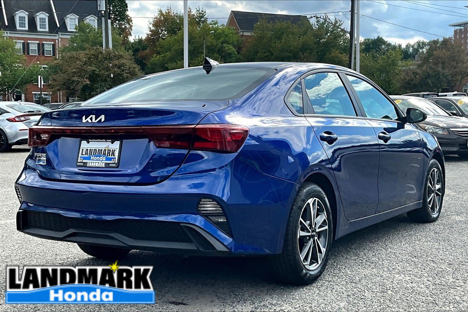 Used 2023 Kia Forte LXS w/ LXS Technology Package FWD image 2