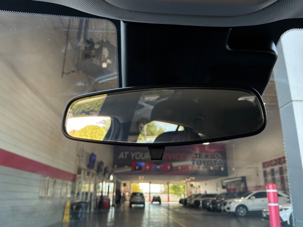 Used 2025 Chevrolet Trax LT FWD image 19