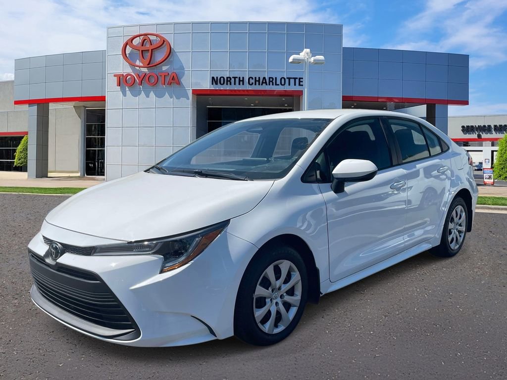 Used 2025 Toyota Corolla LE image 7