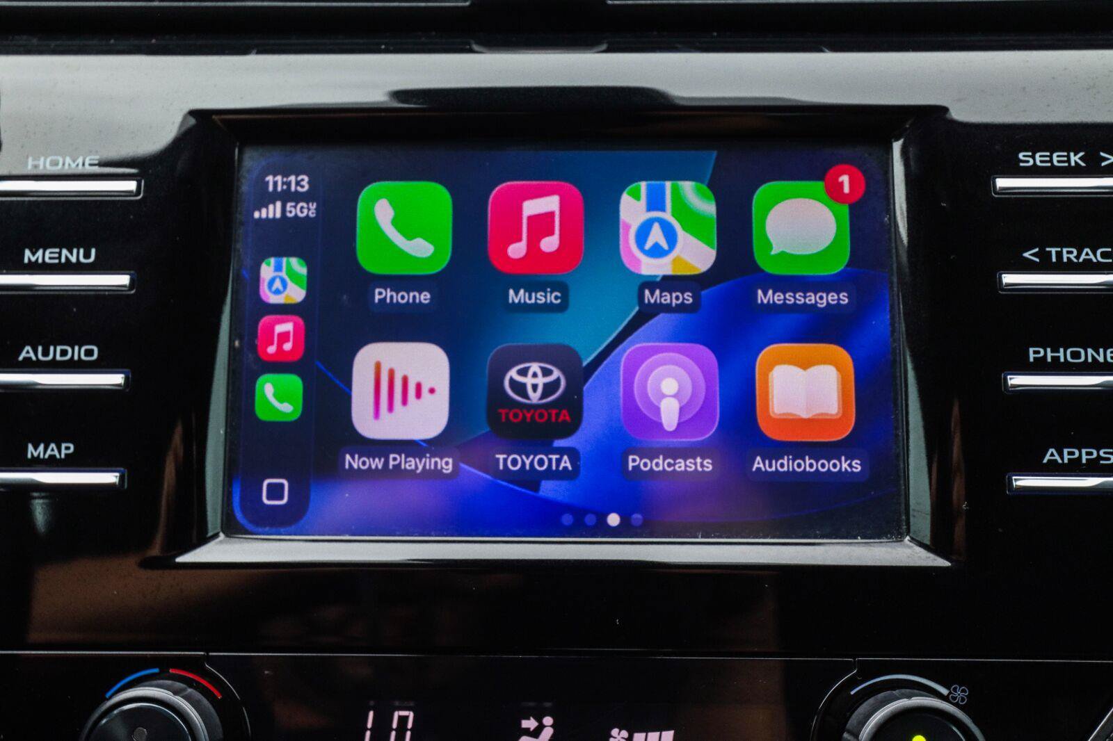 Used 2019 Toyota Camry SE FWD image 9