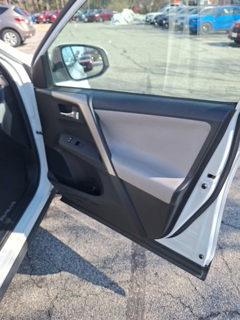 Used 2015 Toyota RAV4 XLE image 21