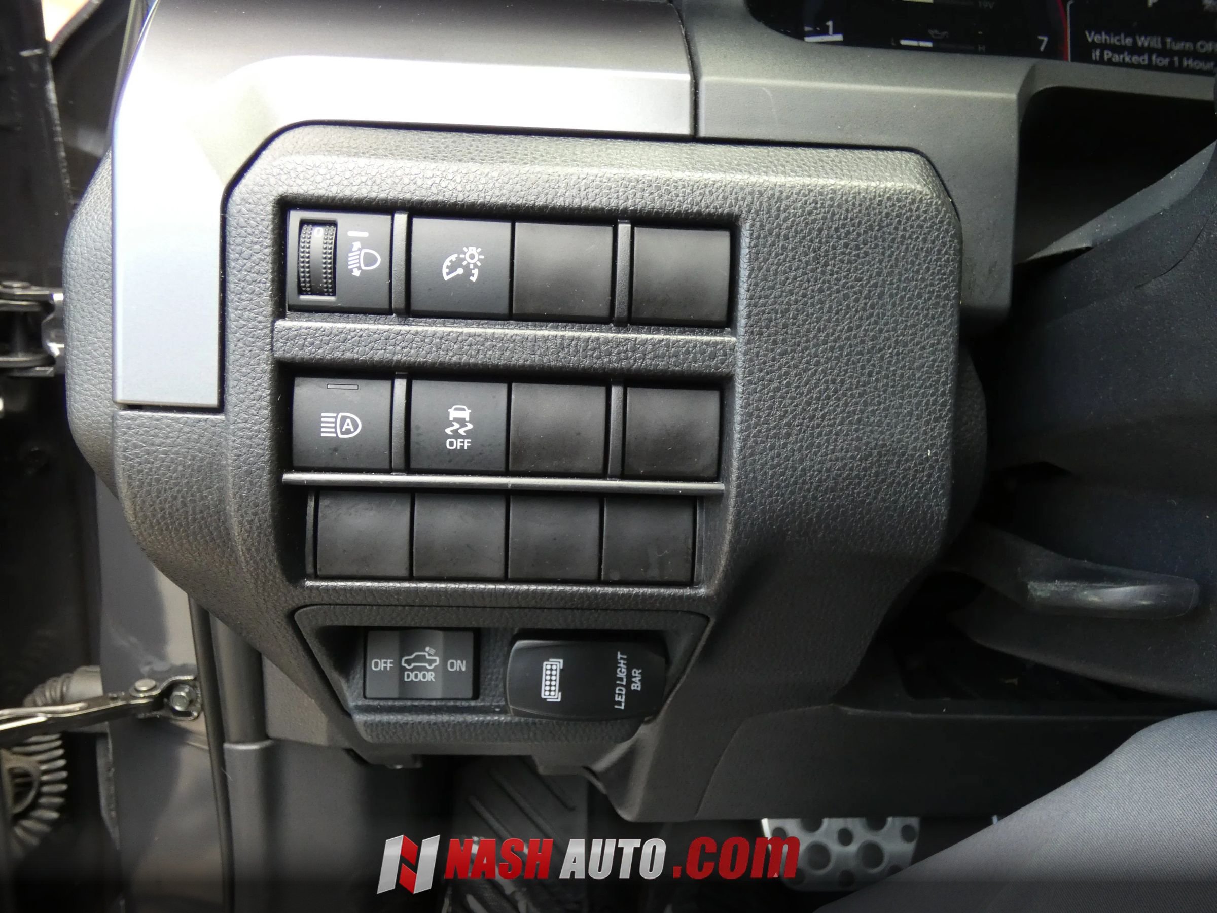 Used 2025 Toyota Tacoma TRD Sport AWD/4WD image 74