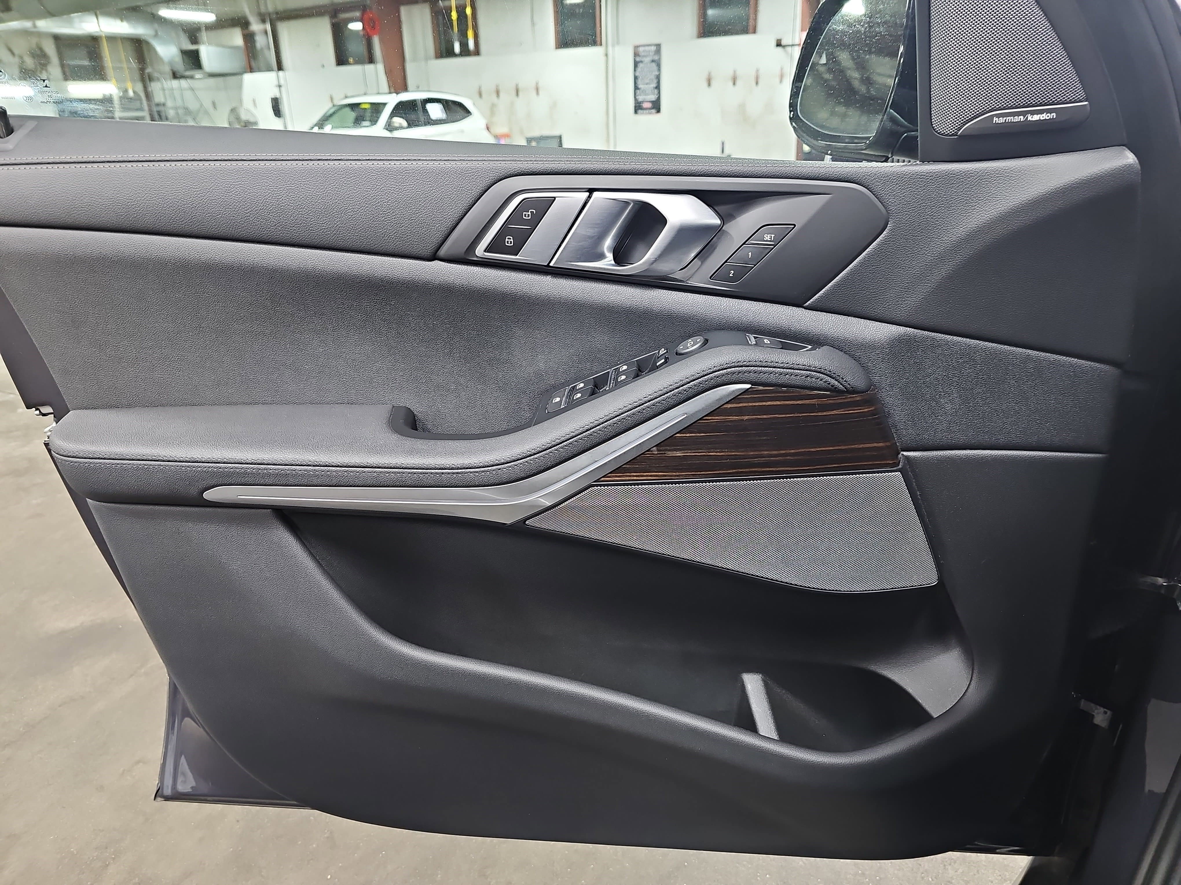 Used 2020 BMW X5 xDrive40i w/ Premium Package image 29