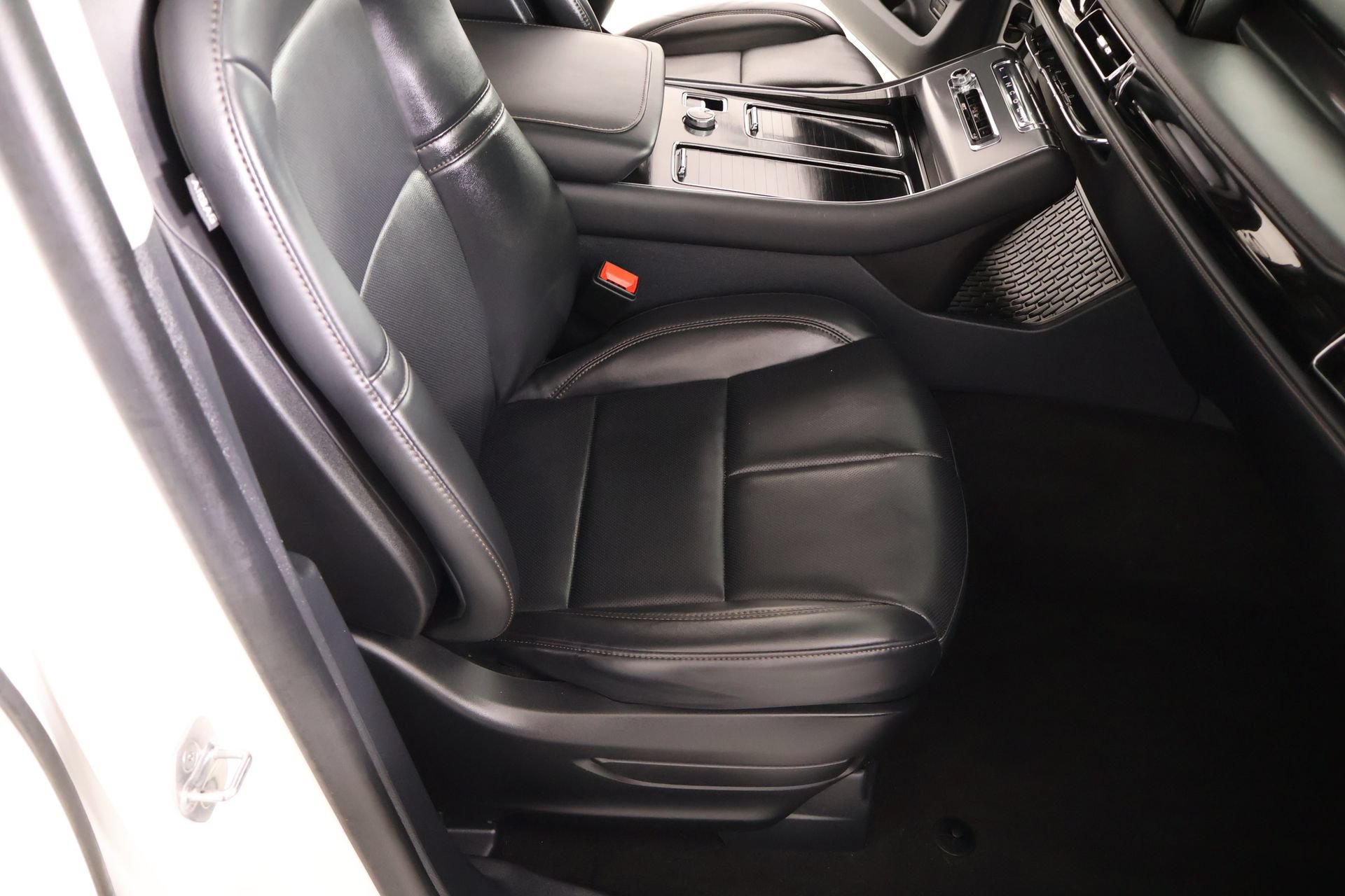 Used 2025 Lincoln Aviator AWD w/ Jet Appearance Package image 15