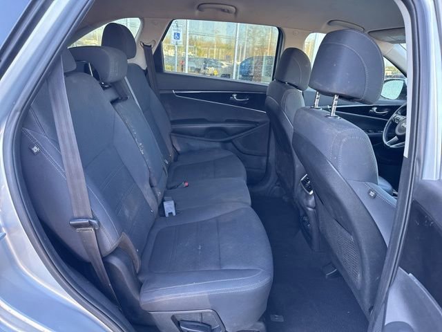Used 2017 Kia Sorento LX w/ LX Convenience Package image 13