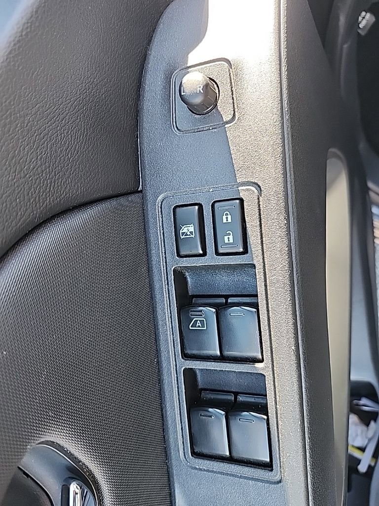 Used 2023 Nissan Frontier SV image 23