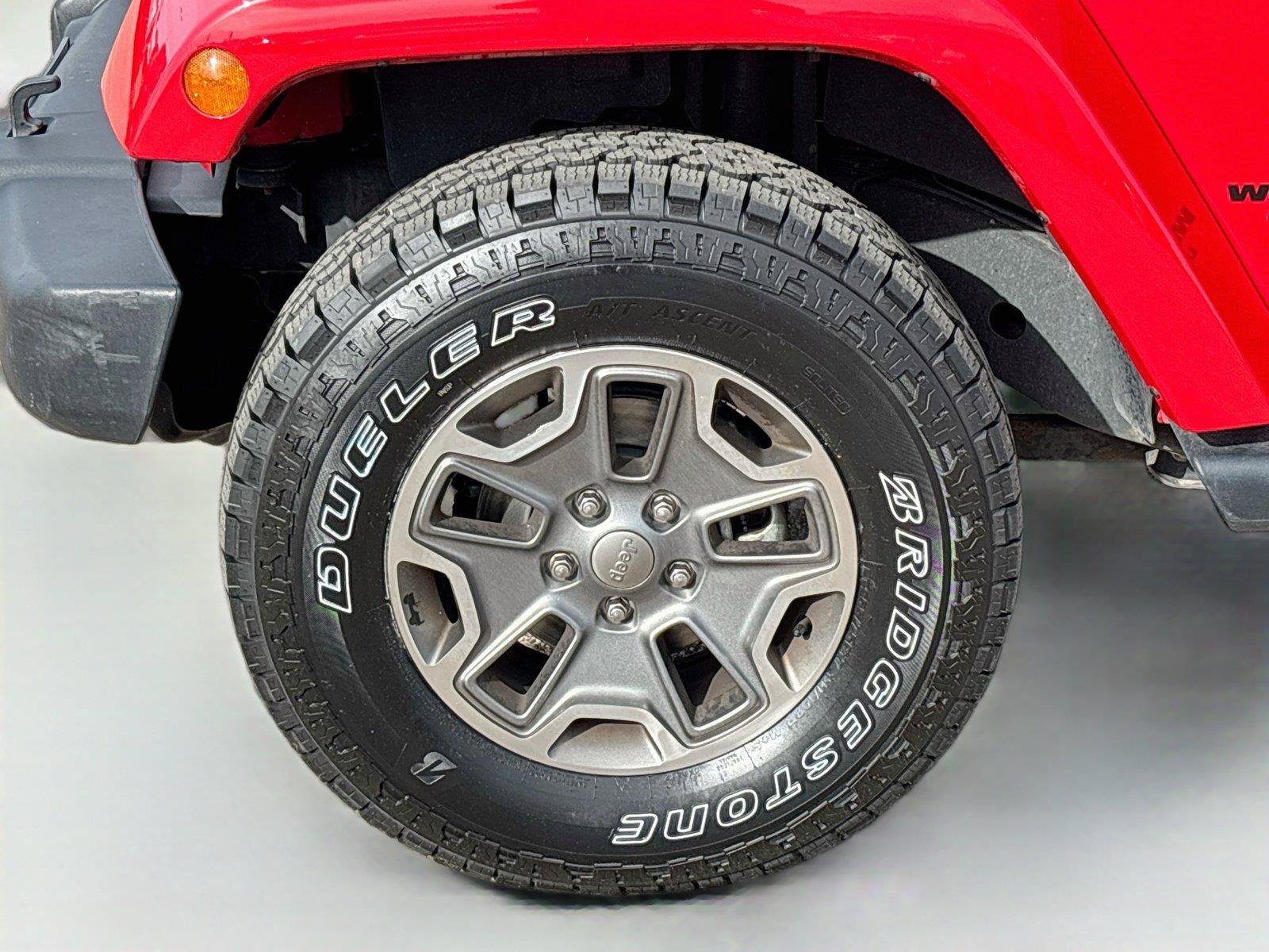 Used 2014 Jeep Wrangler Unlimited Rubicon w/ Dual Top Group AWD/4WD image 29