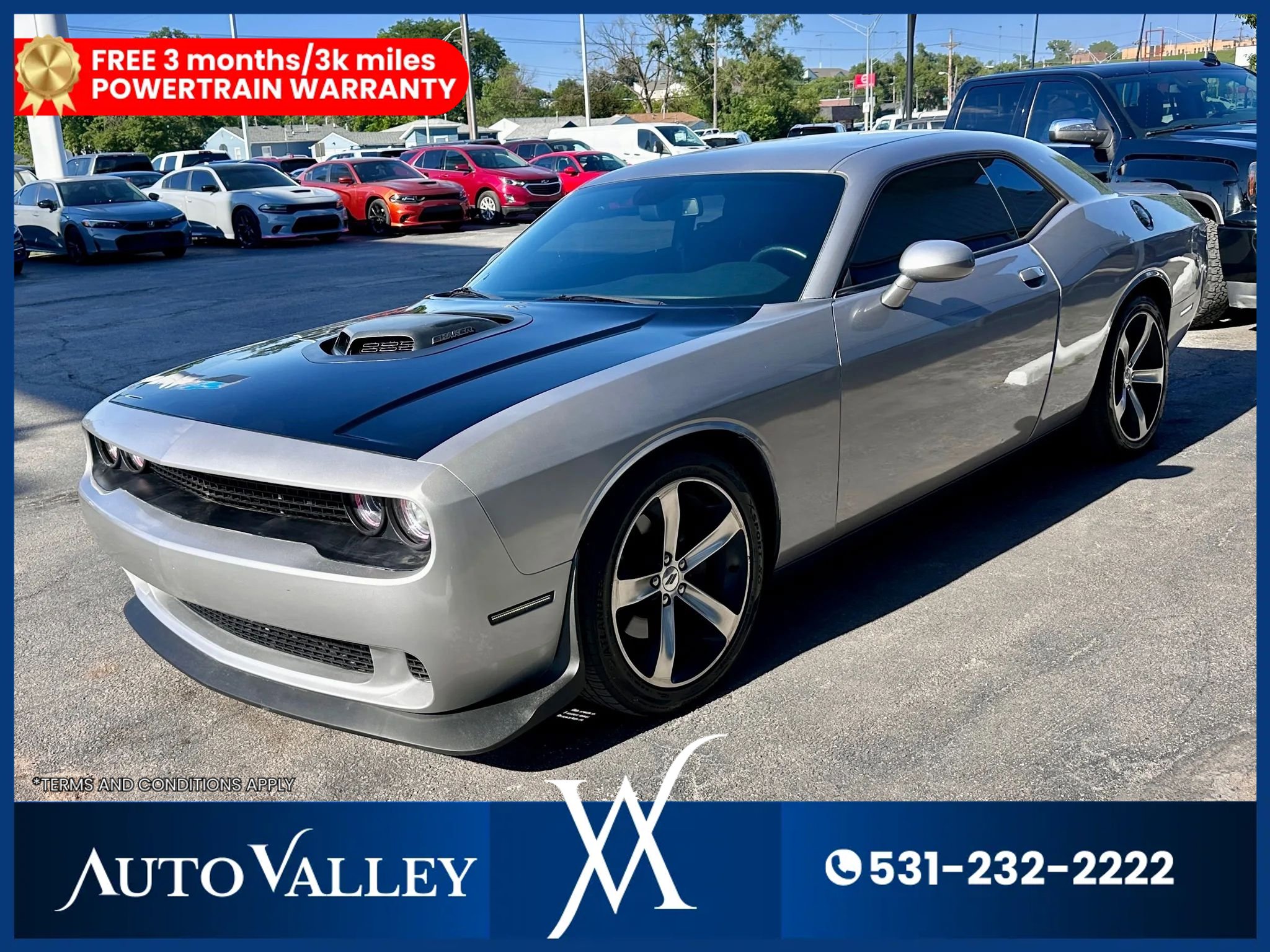 Used 2017 Dodge Challenger R/T image 3
