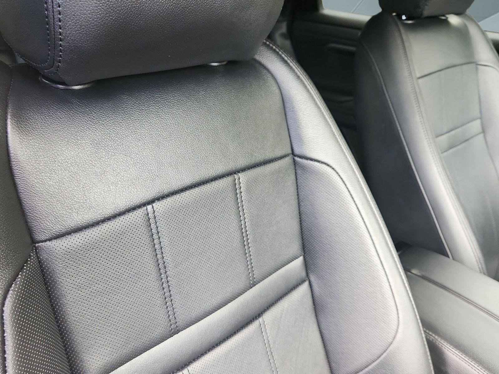 Used 2022 Land Rover Range Rover Evoque R-Dynamic SE image 24