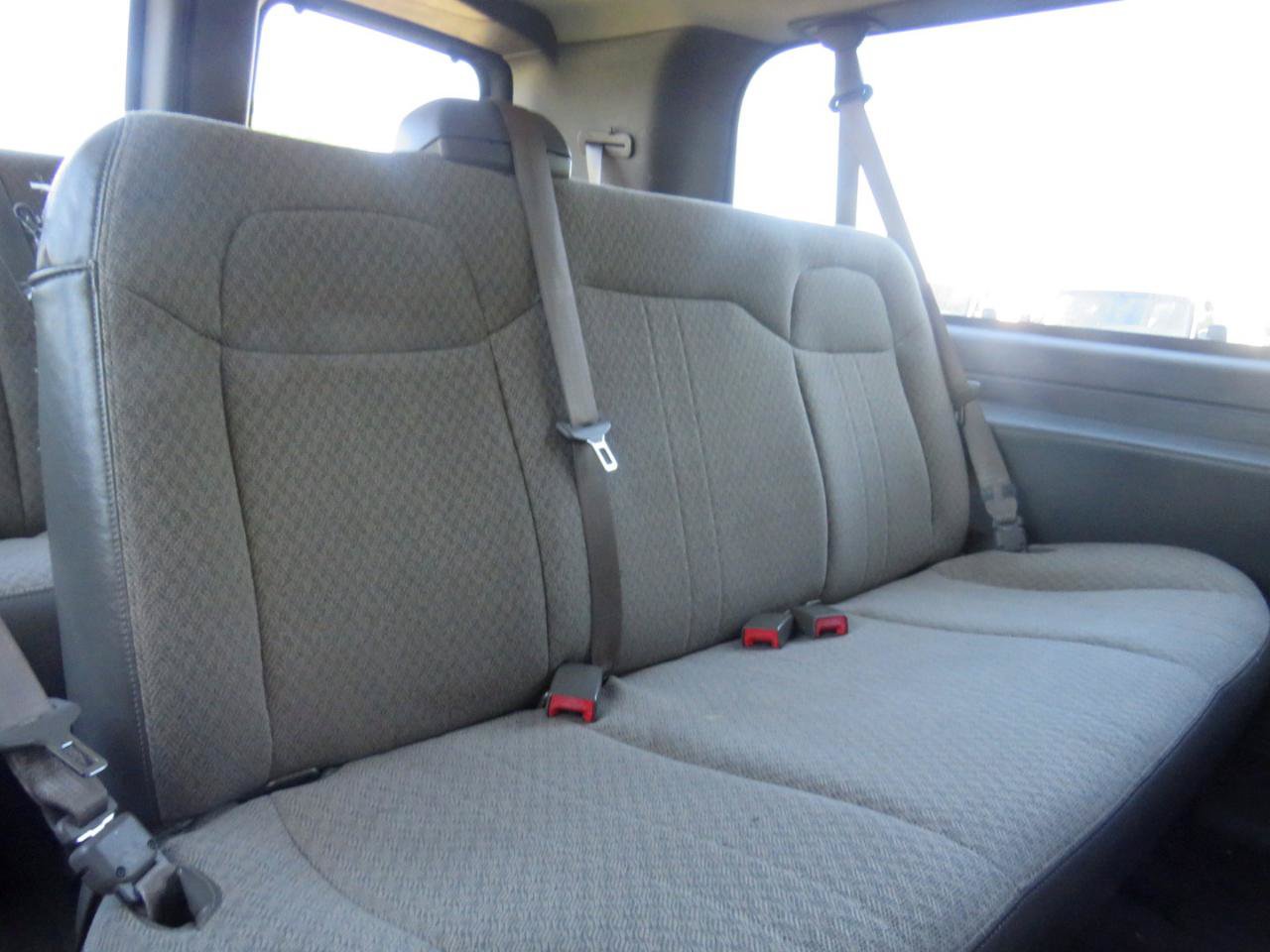 Used 2011 Chevrolet Express 3500 LS RWD image 23