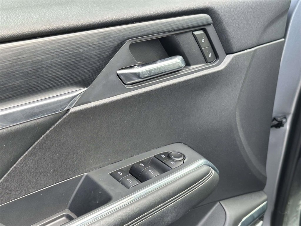 Used 2025 GMC Acadia Elevation image 18