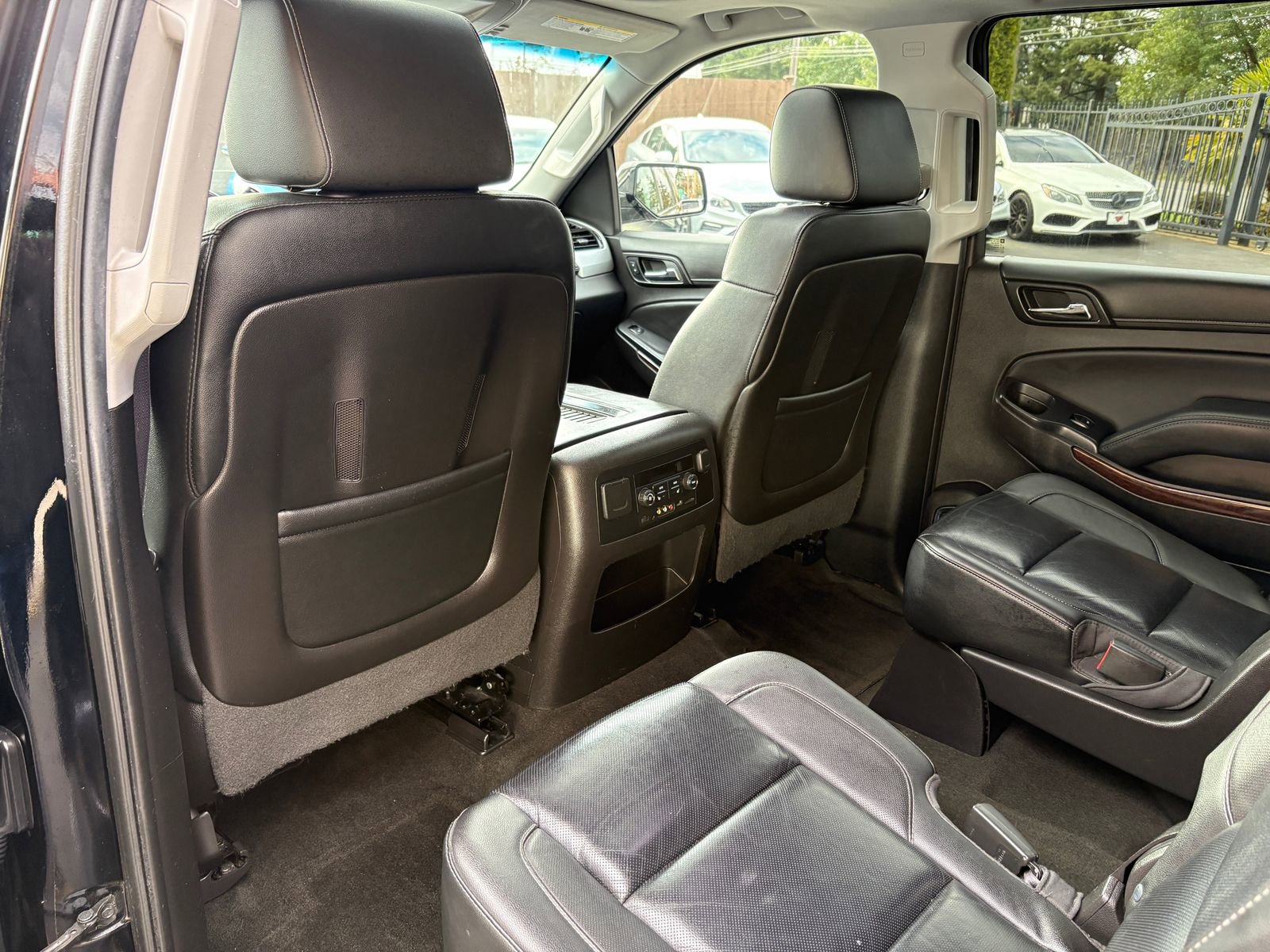 Used 2016 GMC Yukon XL SLT w/ Open Road Package AWD/4WD image 19