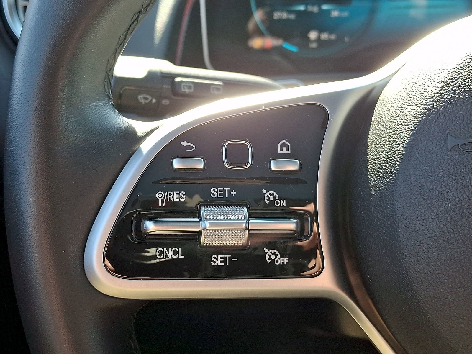 Certified 2021 Mercedes-Benz GLB 250 4MATIC image 22