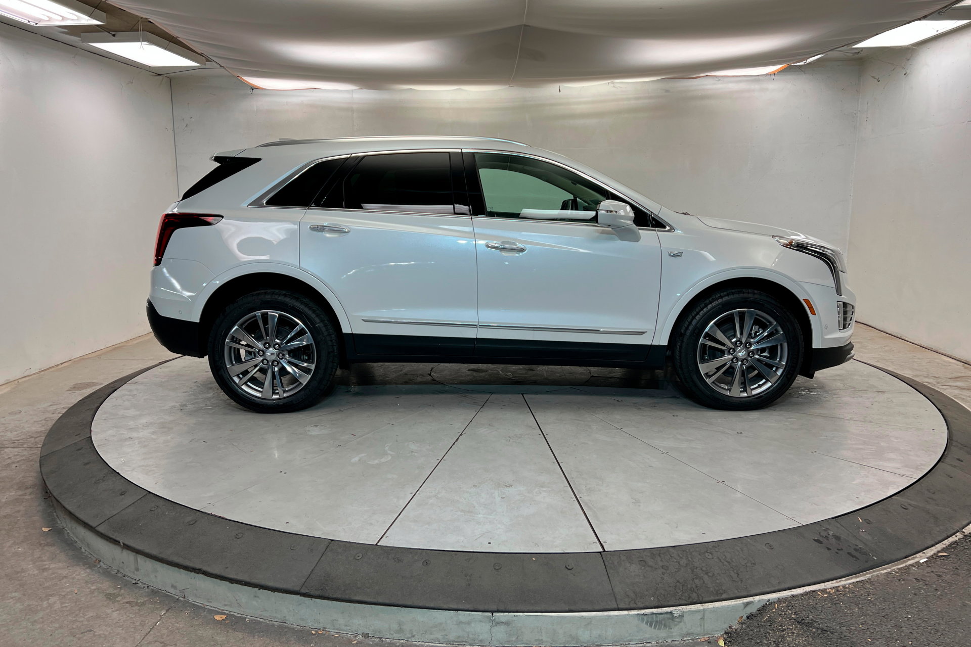 New 2026 Cadillac XT5 Premium Luxury w/ Driver Assist Package image 7