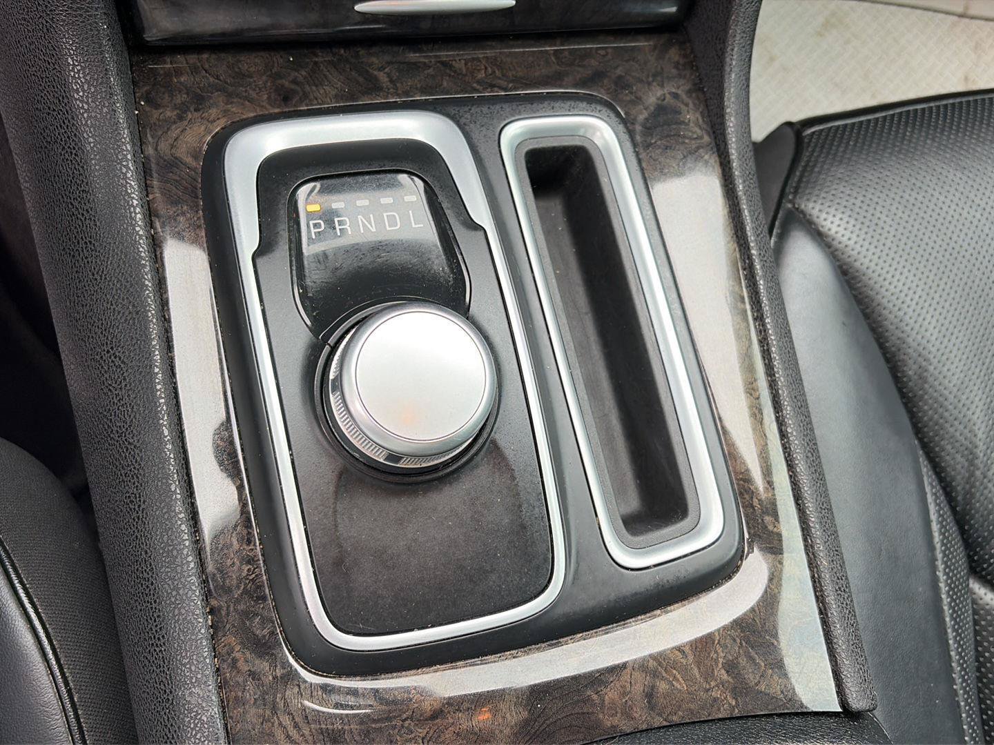 Used 2017 Chrysler 300 C RWD image 21