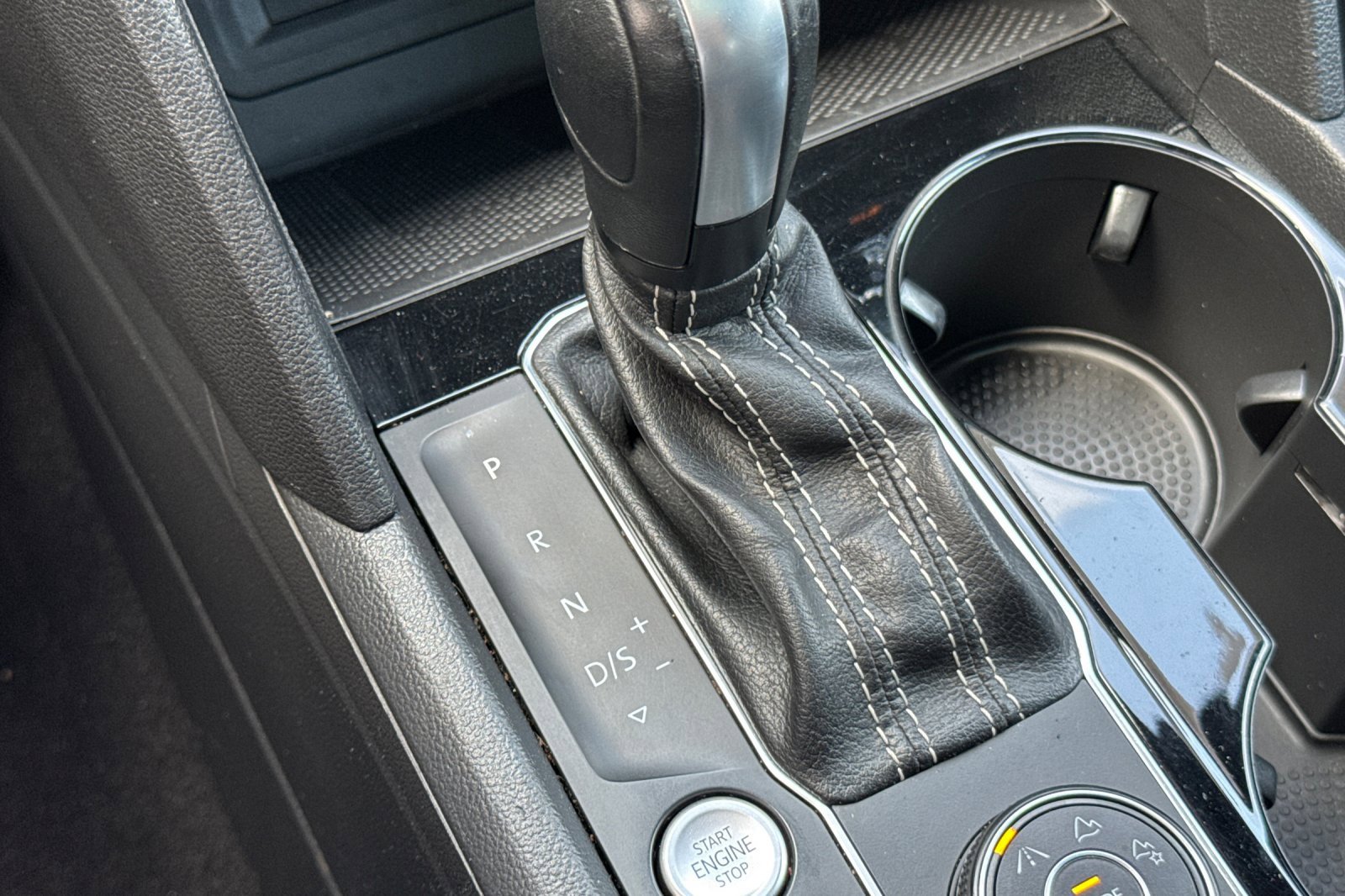 Used 2021 Volkswagen Atlas Cross Sport SEL image 22