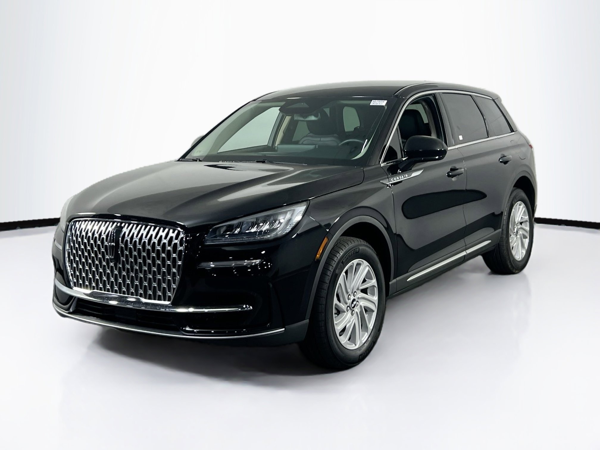 Used 2025 Lincoln Corsair AWD w/ Rear Removable Package Tray image 1