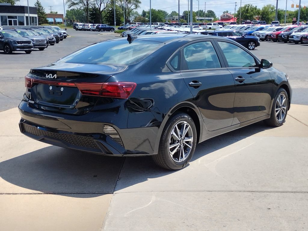 Used 2023 Kia Forte LXS FWD image 13