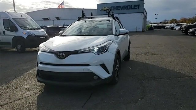 Used 2018 Toyota C-HR XLE image 3