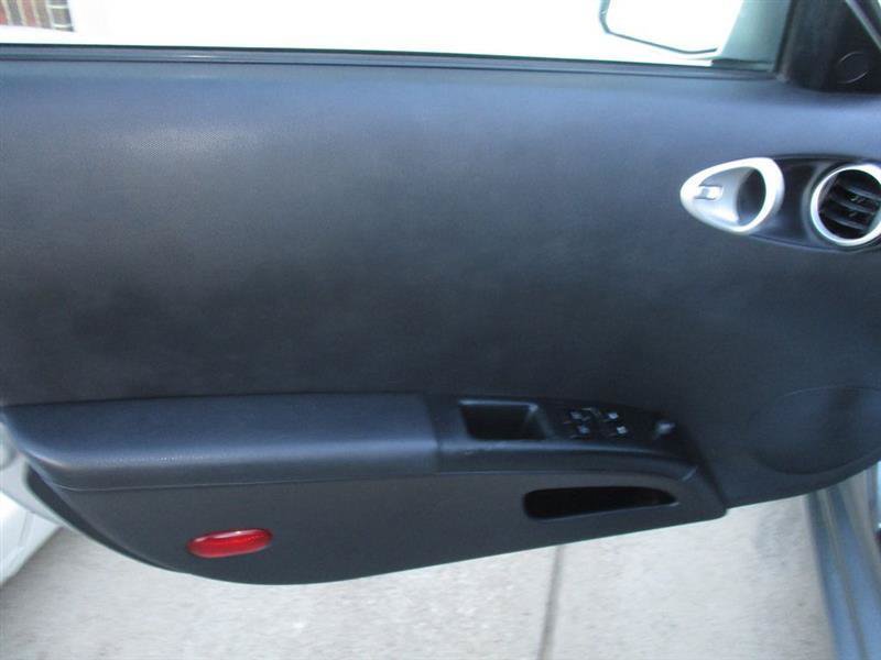 Used 2005 Nissan 350Z Grand Touring RWD image 36