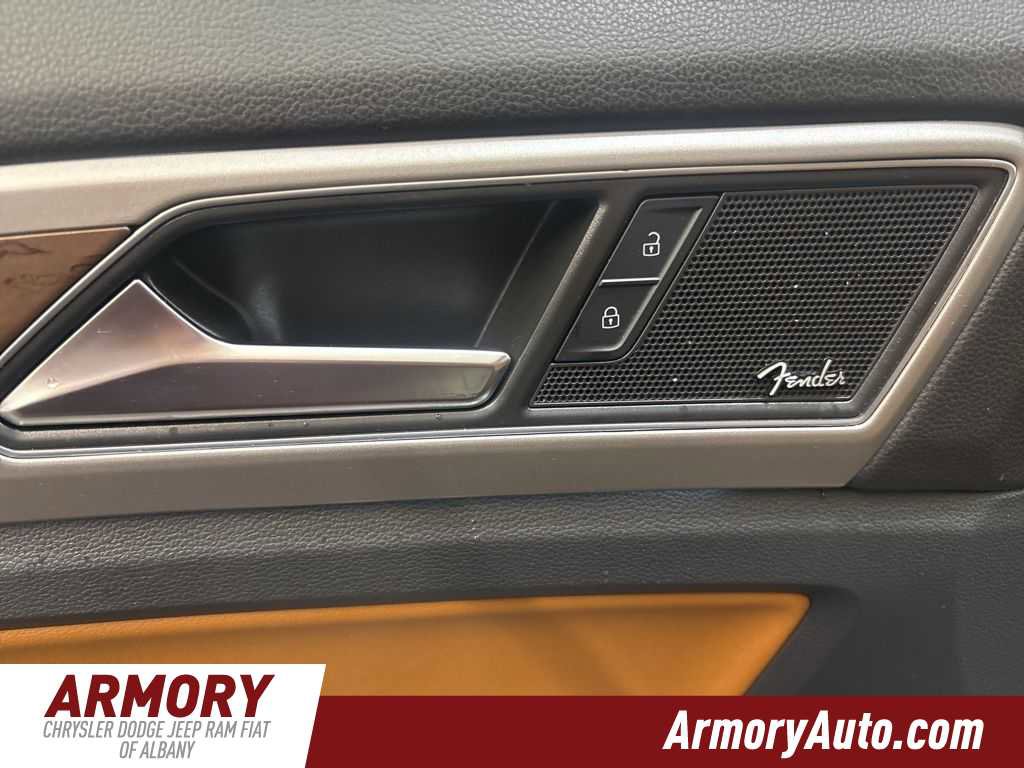 Used 2018 Volkswagen Atlas SEL Premium image 9