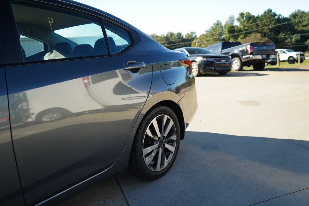 Used 2020 Nissan Versa SR w/ Convenience Package FWD image 21