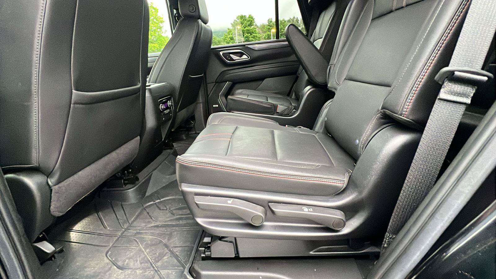 Used 2022 Chevrolet Tahoe RST w/ Luxury Package AWD/4WD image 19