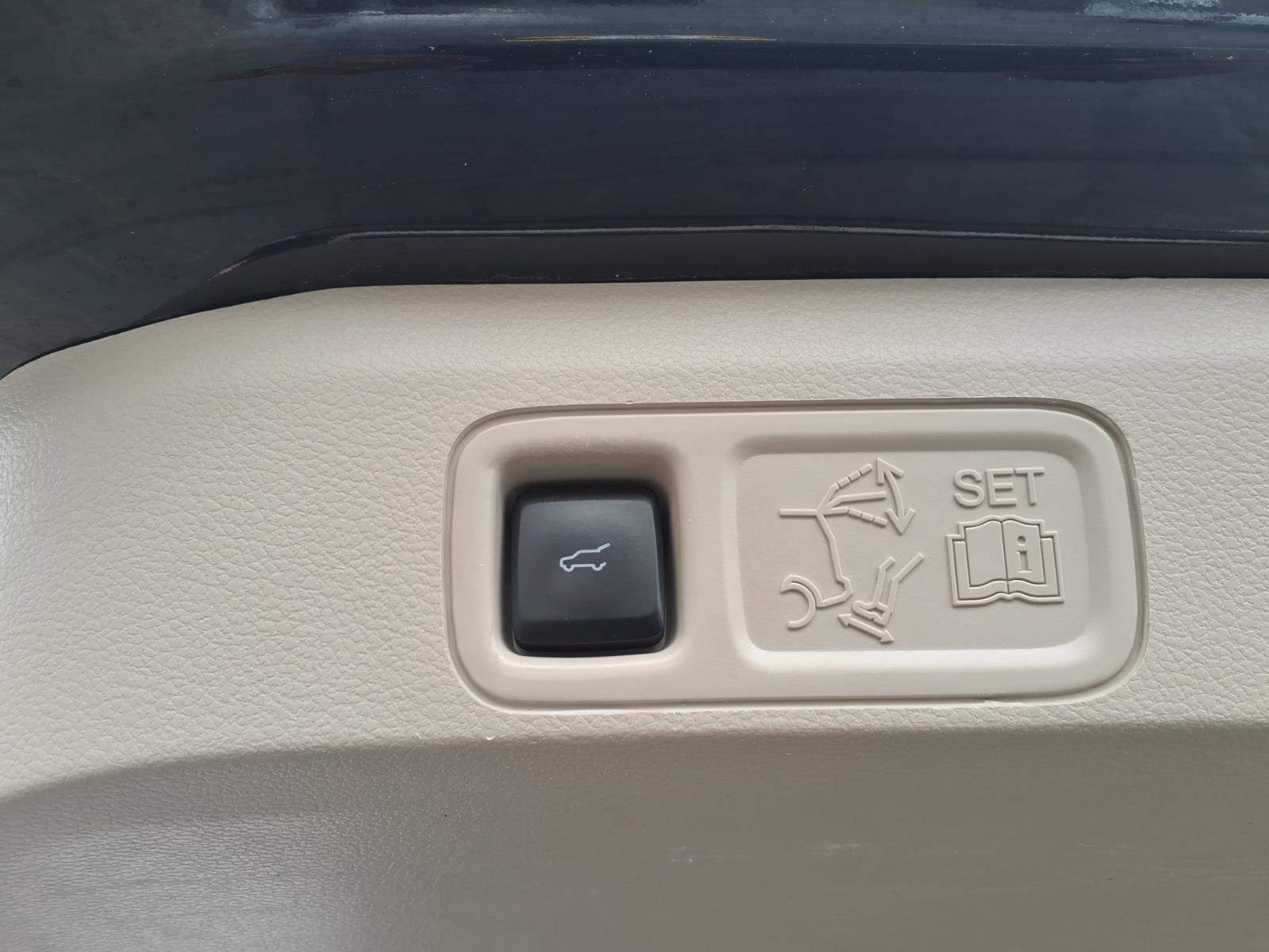 Used 2021 Lincoln Navigator L Reserve w/ Luxury Package image 6