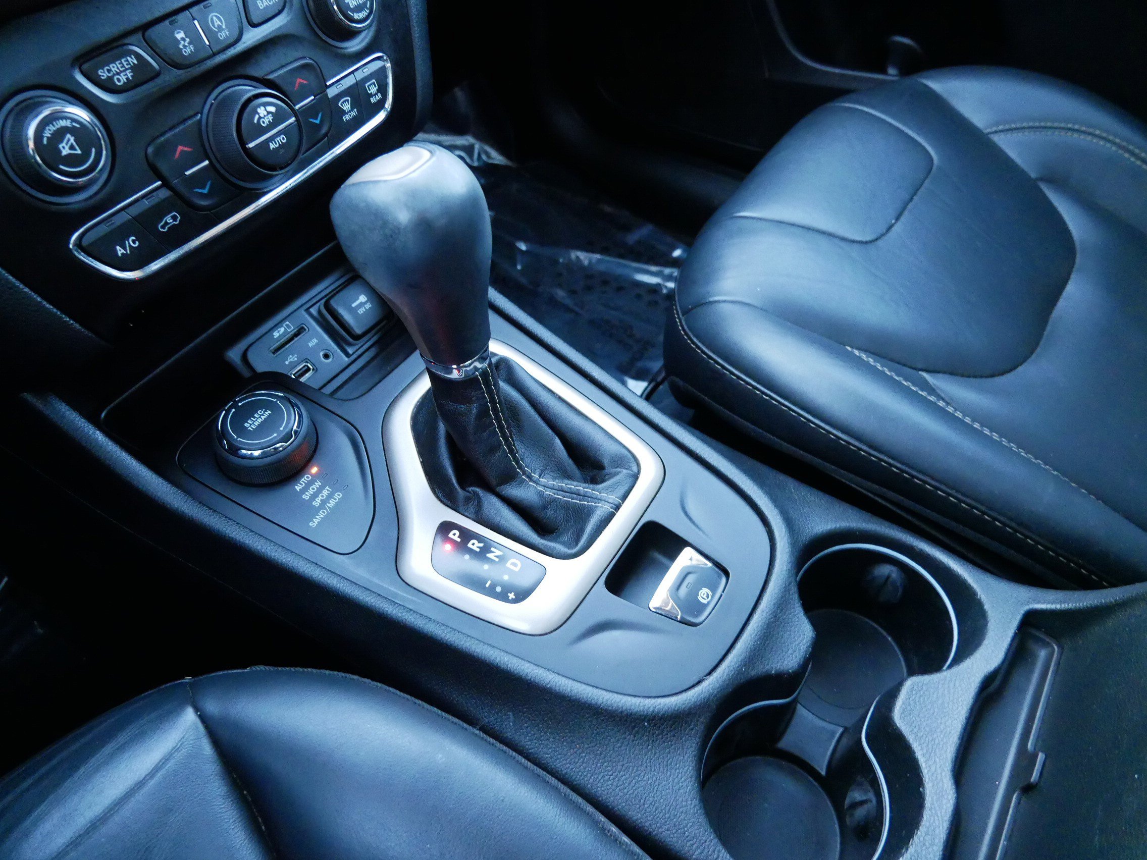 Used 2016 Jeep Cherokee Limited w/ Trailer Tow Group image 21