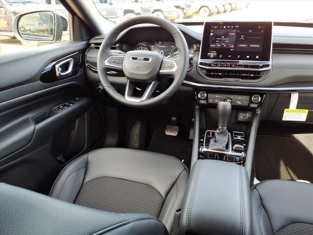 New 2026 Jeep Compass Latitude AWD/4WD image 4